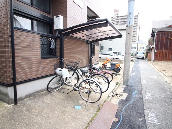 物件外観写真5　(駐輪場)
