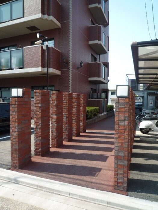 物件外観写真5　(駐輪場)