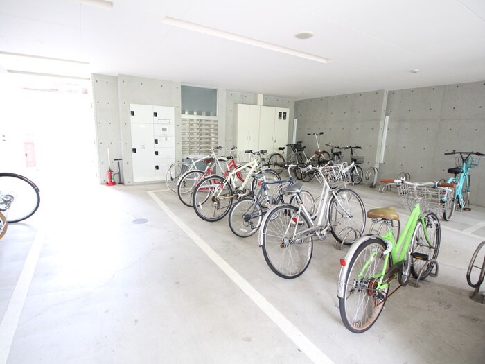物件外観写真5　(駐輪場)
