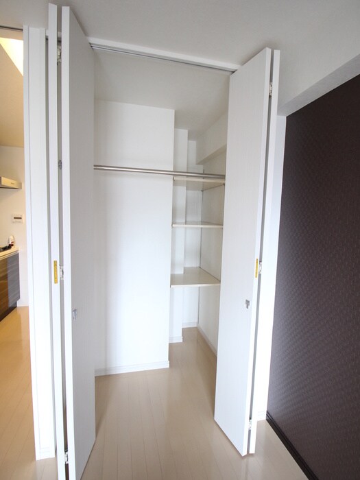 物件内観写真12　(収納)