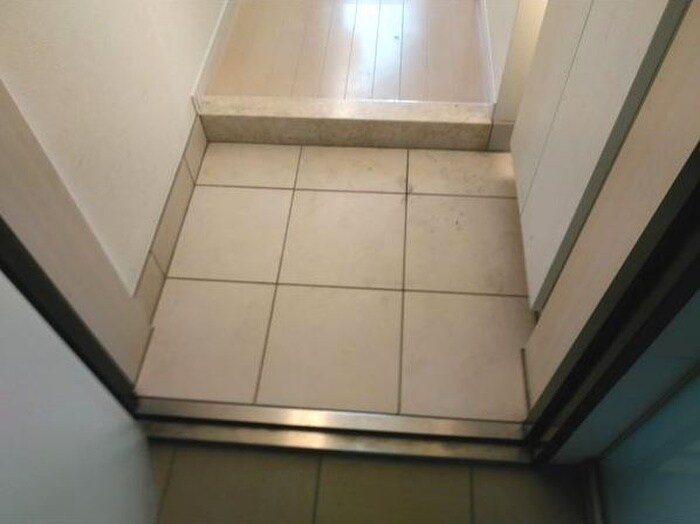 物件内観写真17　(玄関)