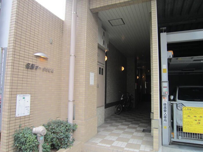 物件外観写真6　(エントランス部分)