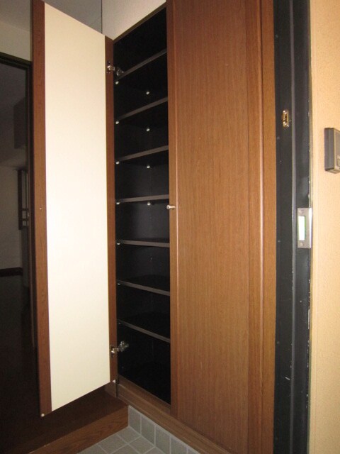 物件内観写真13　(靴箱)