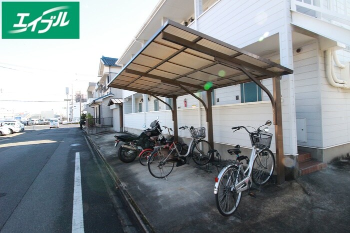 物件外観写真5　(駐輪場)