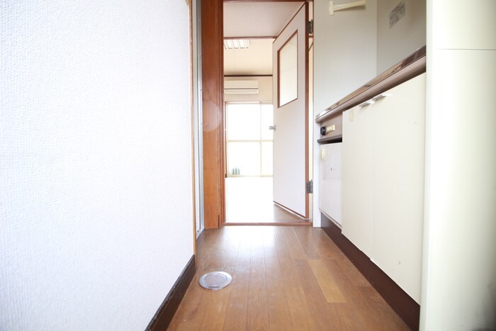 物件内観写真16　(廊下)