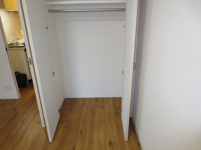 物件内観写真2　(収納)
