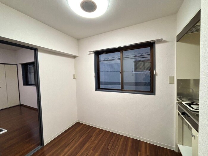 物件内観写真10　(居室)