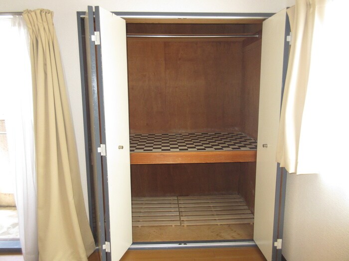 物件内観写真12　(収納)