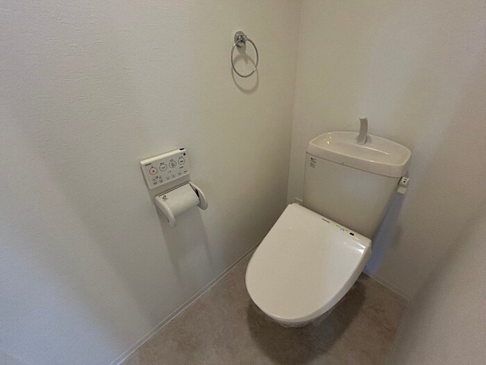 物件内観写真11　(トイレ)