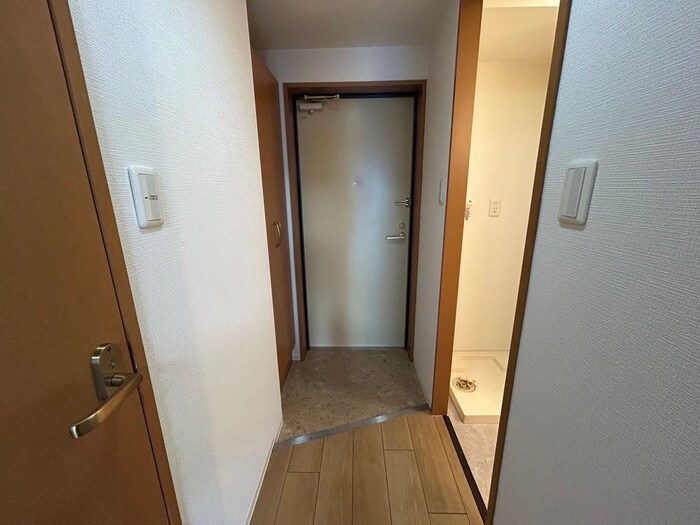 物件内観写真17　(玄関)