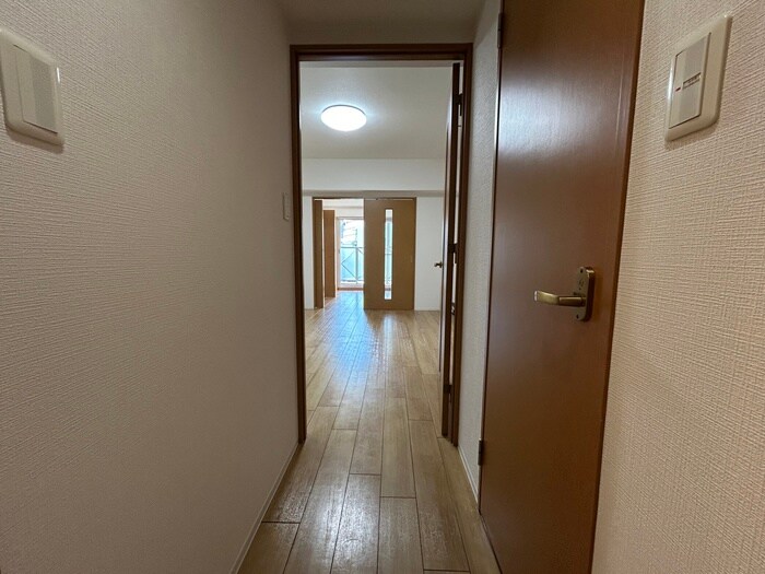 物件内観写真19　(廊下)