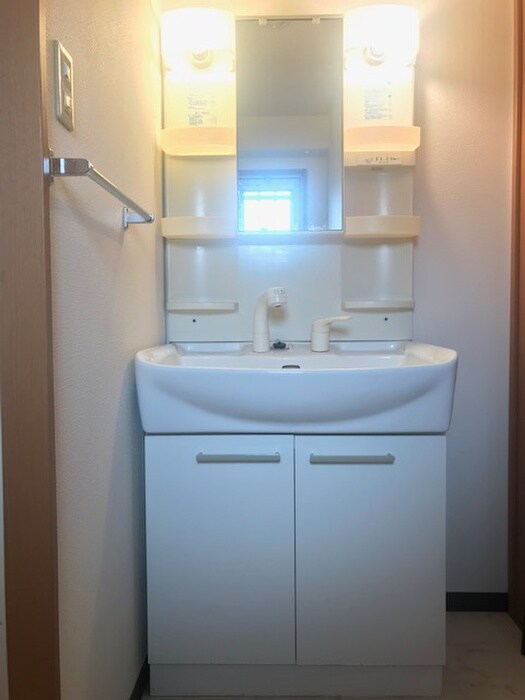 物件内観写真11　(洗面)