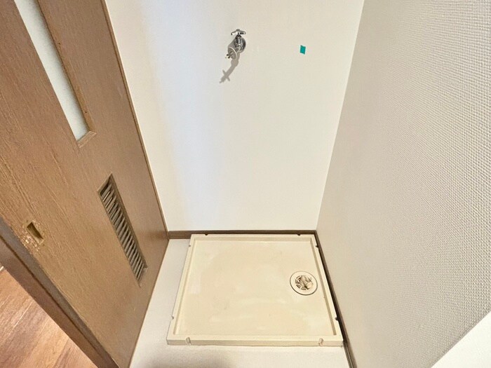 物件内観写真20　(洗濯機置場)