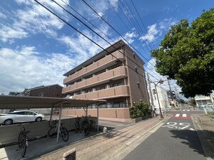 ハイツ草薙外観写真