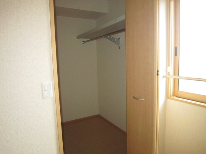 物件内観写真8　(収納)