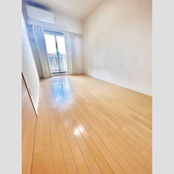 物件内観写真2　(居室)