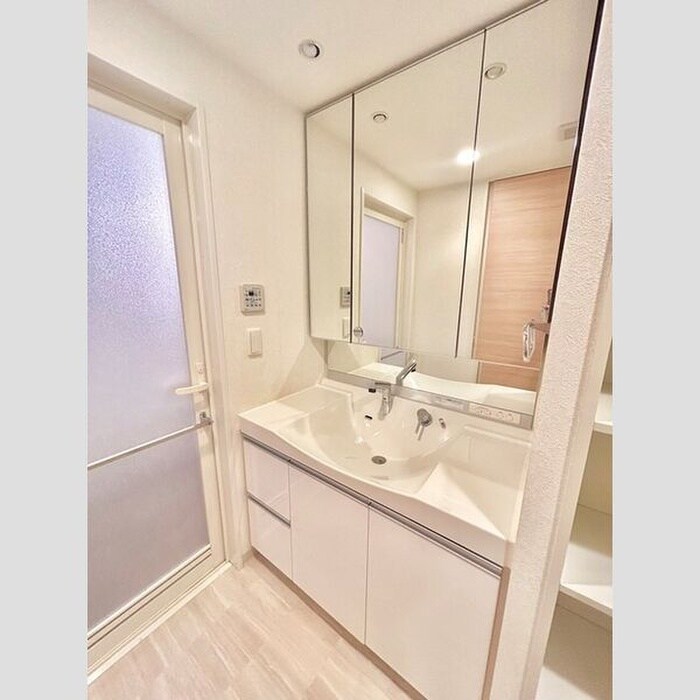 物件内観写真9　(洗面)