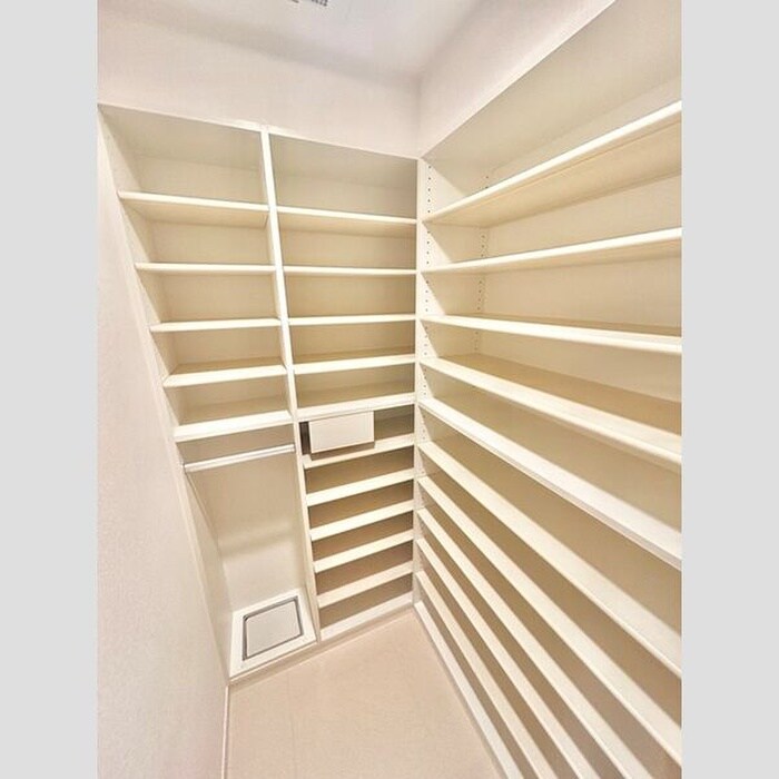 物件内観写真10　(収納)