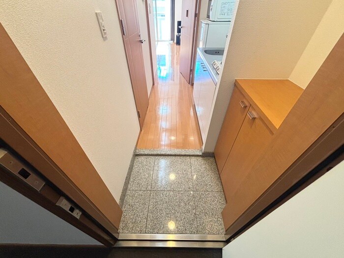 物件内観写真14　(玄関)