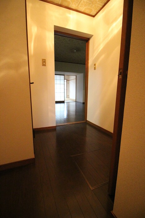 物件内観写真8　(廊下)