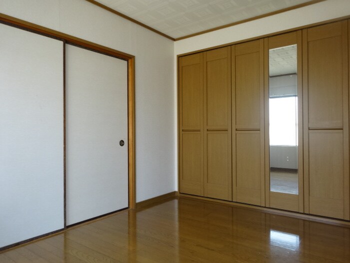 尾関ハイツの居室