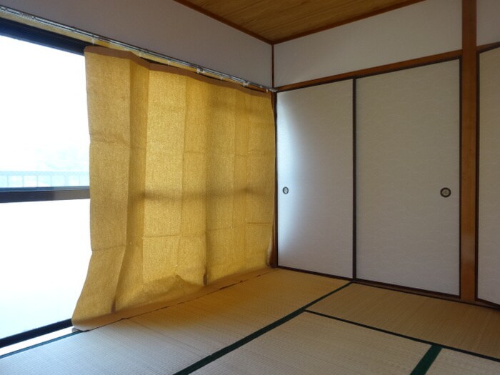 尾関ハイツの居室