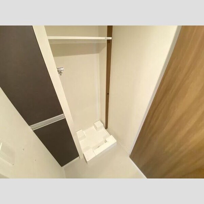 物件内観写真11　(洗濯機置場)