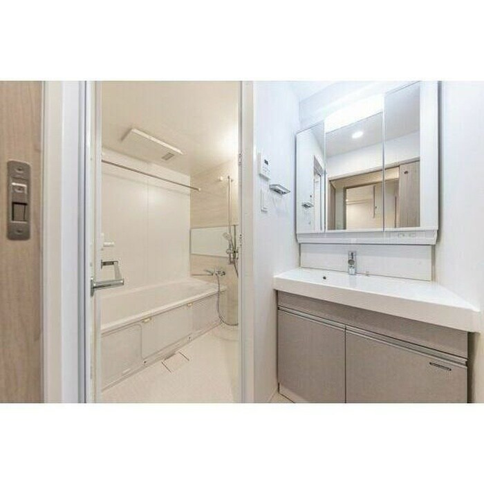 物件内観写真11　(洗面)