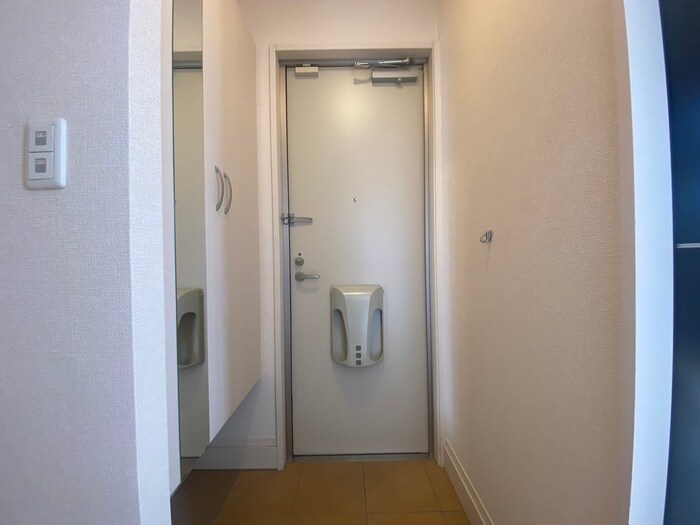 物件内観写真19　(玄関)