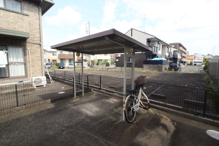 物件外観写真5　(駐輪場)
