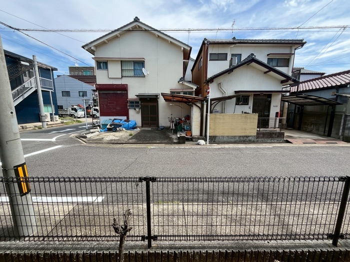 物件内観写真13　(室内からの展望)