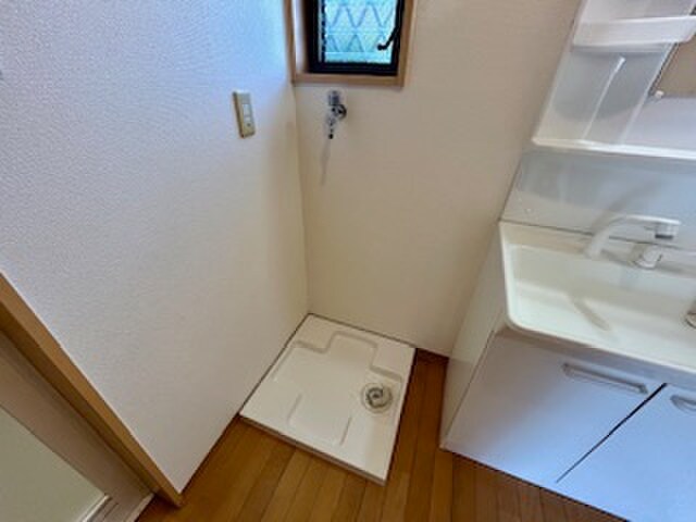 物件内観写真17　(洗濯機置場)