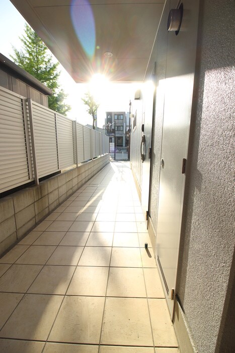 物件外観写真6　(エントランス部分)