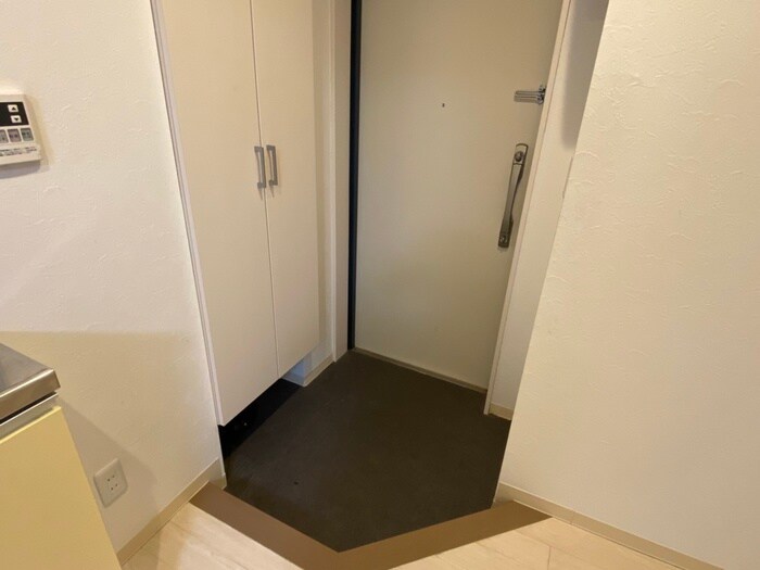 物件内観写真15　(玄関)