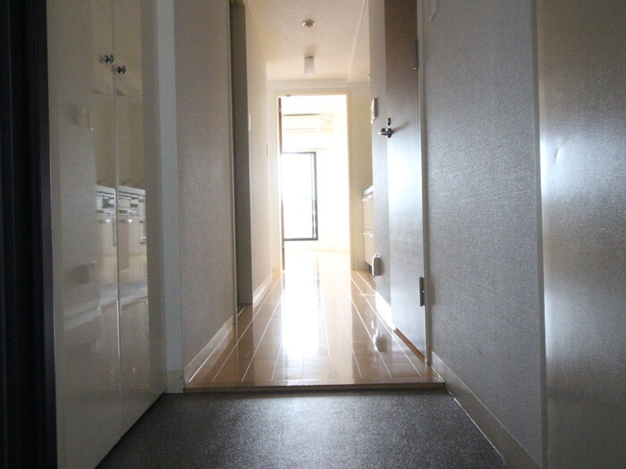 物件内観写真7　(玄関)