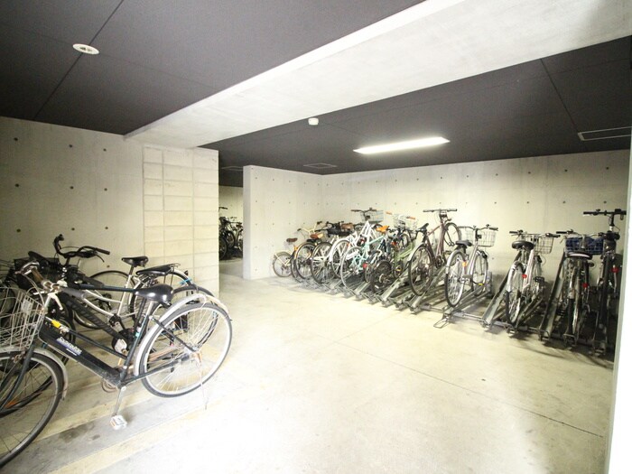 物件外観写真6　(駐輪場)