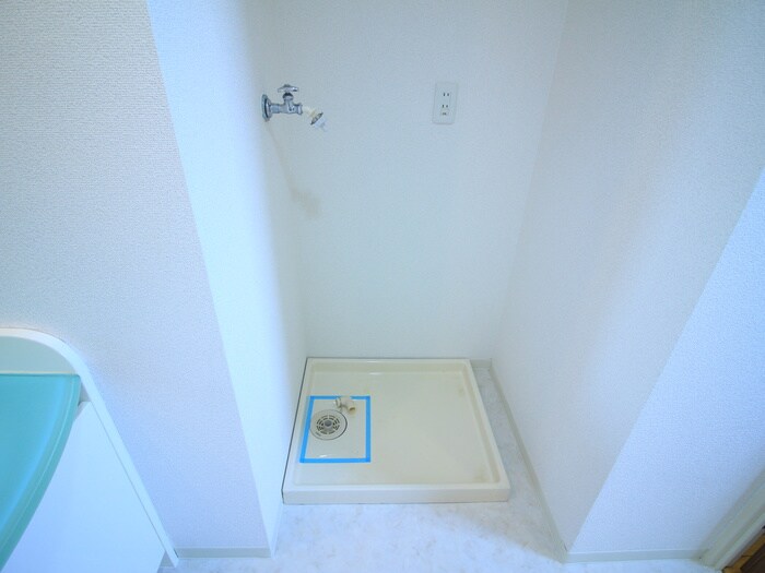 物件内観写真12　(洗濯機置場)