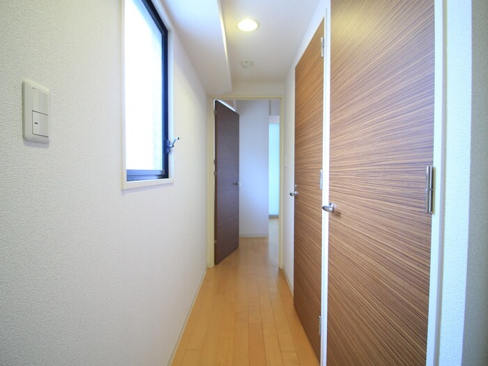 物件内観写真14　(廊下)