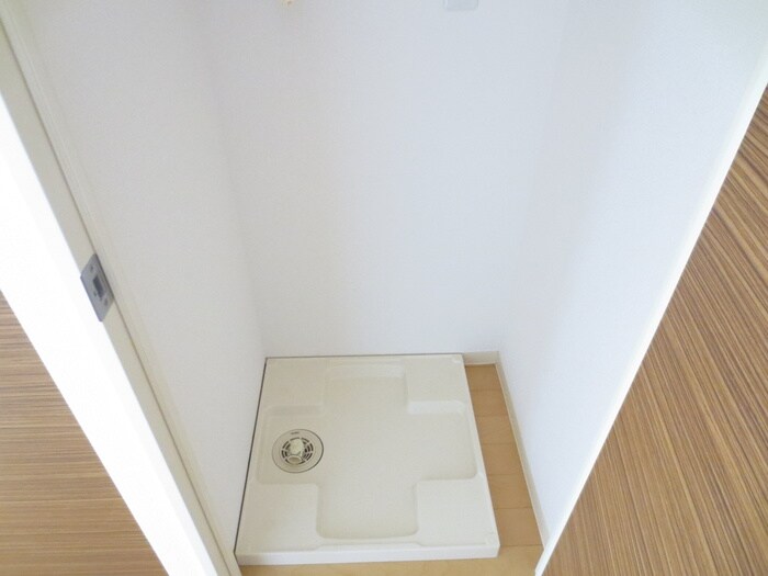 物件内観写真15　(洗濯機置場)