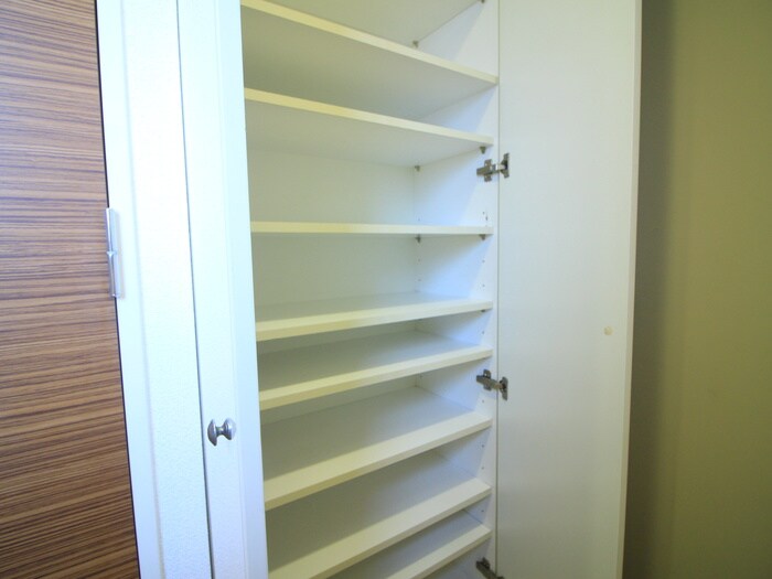 物件内観写真16　(靴箱)