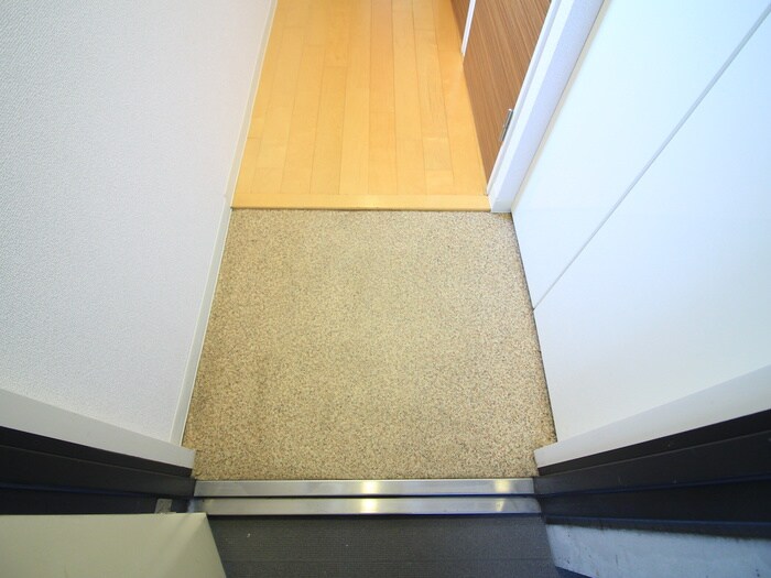 物件内観写真17　(玄関)