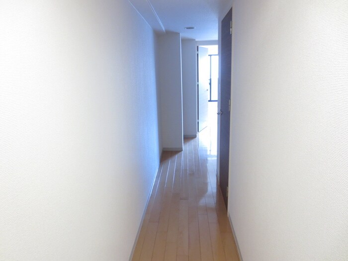 物件内観写真18　(廊下)