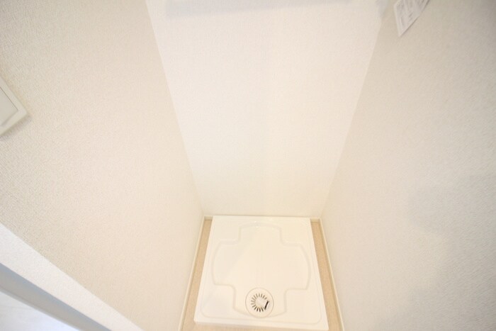 物件内観写真12　(洗濯機置場)