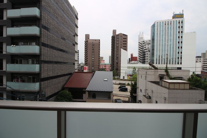 物件内観写真12　(室内からの展望)