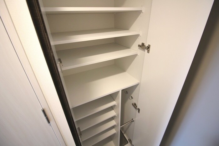 物件内観写真15　(靴箱)