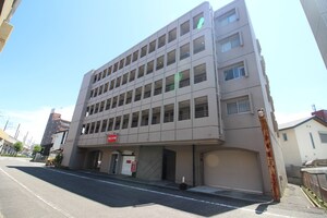 ホワイトプラムビル外観写真