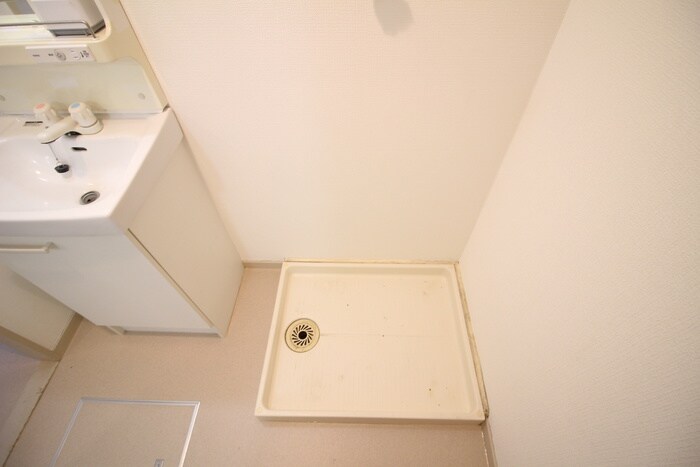 物件内観写真12　(洗濯機置場)