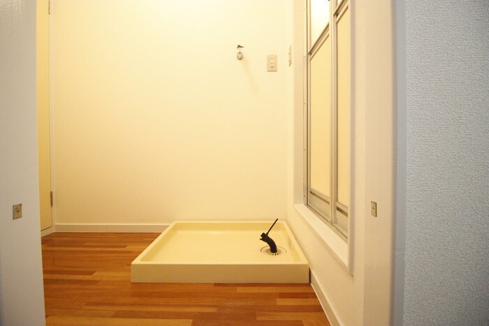 物件内観写真17　(洗濯機置場)