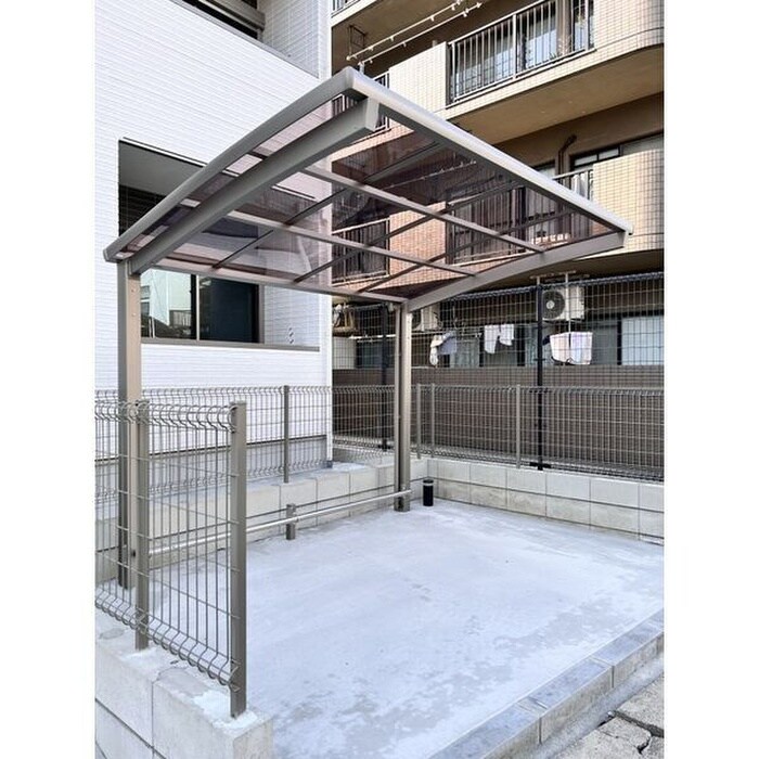 物件外観写真3　(駐輪場)