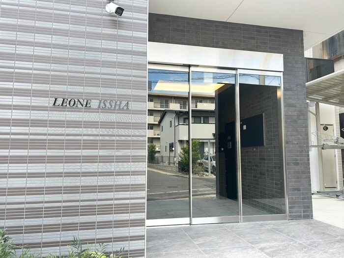 物件外観写真2　(エントランス部分)